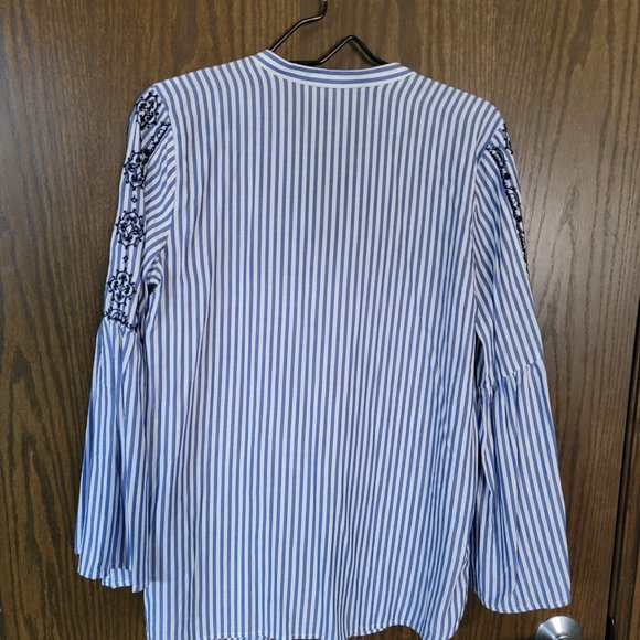 NWOT Ann Taylor Loft Striped Embroidered Bell Sleeve Top Size Small - Picture 5 of 13
